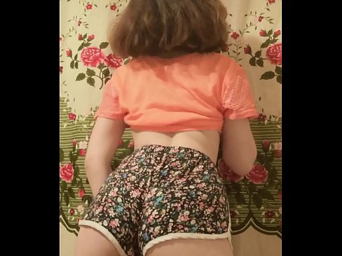 ❤️ Szexi fiatal csaj vetkőzteti le a rövidnadrágját a kamera előtt. ❌ Porno at hu.quizfarmature.ru ❌️❤